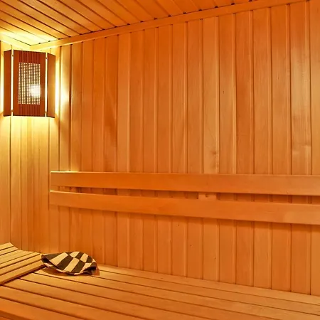 Sauna, Big Jacuzzi , Khreshchatyk Apartments Kyiv Exterior photo