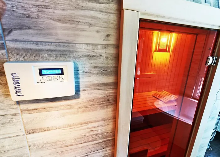 Sauna, Big Jacuzzi , Khreshchatyk Apartments